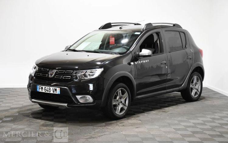 DACIA SANDERO TCE 90CH STEPWAY NOIR FM-648-VM