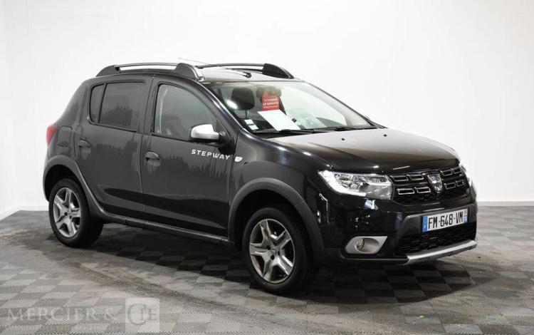 DACIA SANDERO TCE 90CH STEPWAY NOIR FM-648-VM