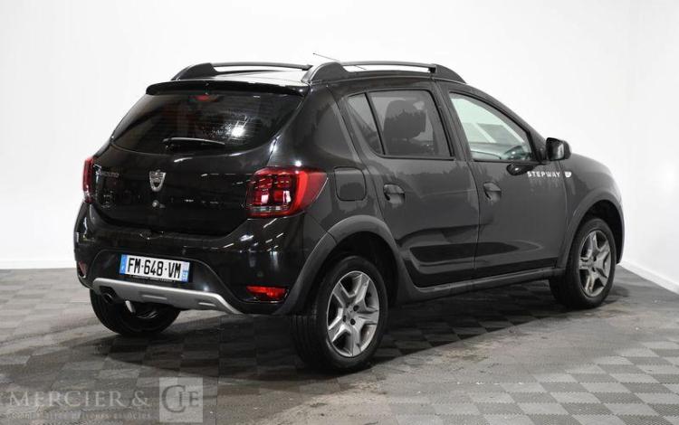 DACIA SANDERO TCE 90CH STEPWAY NOIR FM-648-VM