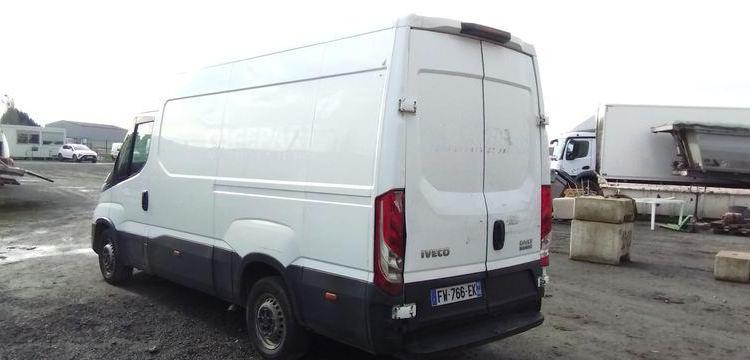 IVECO DAILY VI 35S16 2,3D – 16V TURBO HI-MATIC 156CV BOITE AUTO – DIESEL – 235680 KM BLANC FW-766-EK