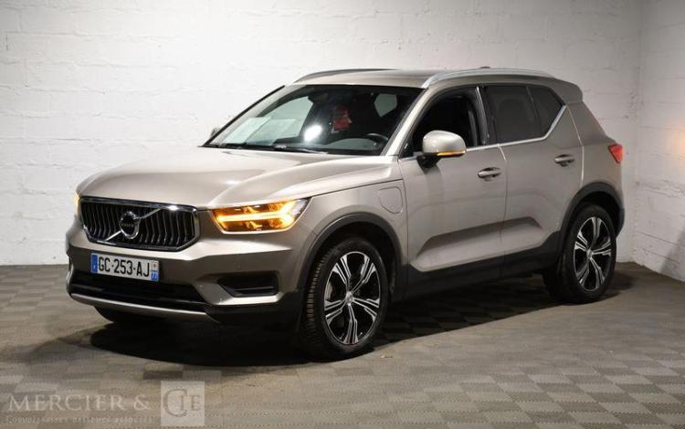 VOLVO XC40 T5PH INS LUX 2 M BEIGE GC-253-AJ