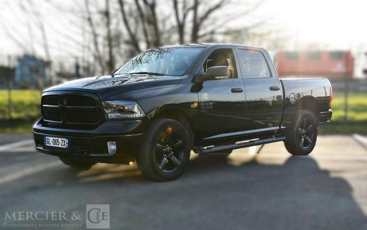 DODGE RAM 1500 CREW CAB 5.7 400 CLASSIC 4WD BVA NOIR GL-065-ZX