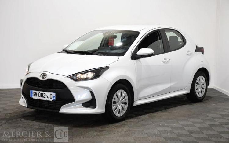 TOYOTA YARIS BLANC GV-082-JD