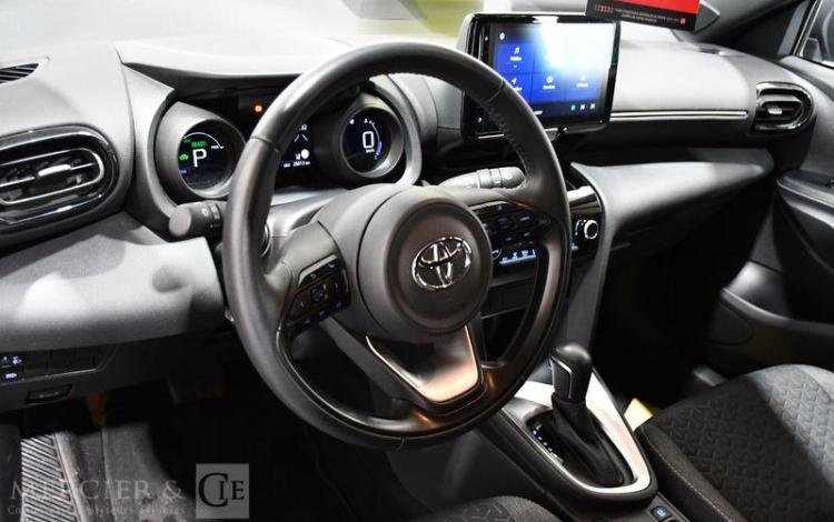 TOYOTA YARIS CROSS NOIR GV-591-YC